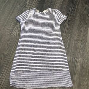 🍍WESTPORT DRESS🍍size large🍍D-1
Pit to pit 17”
Length 35”
Bust 17”